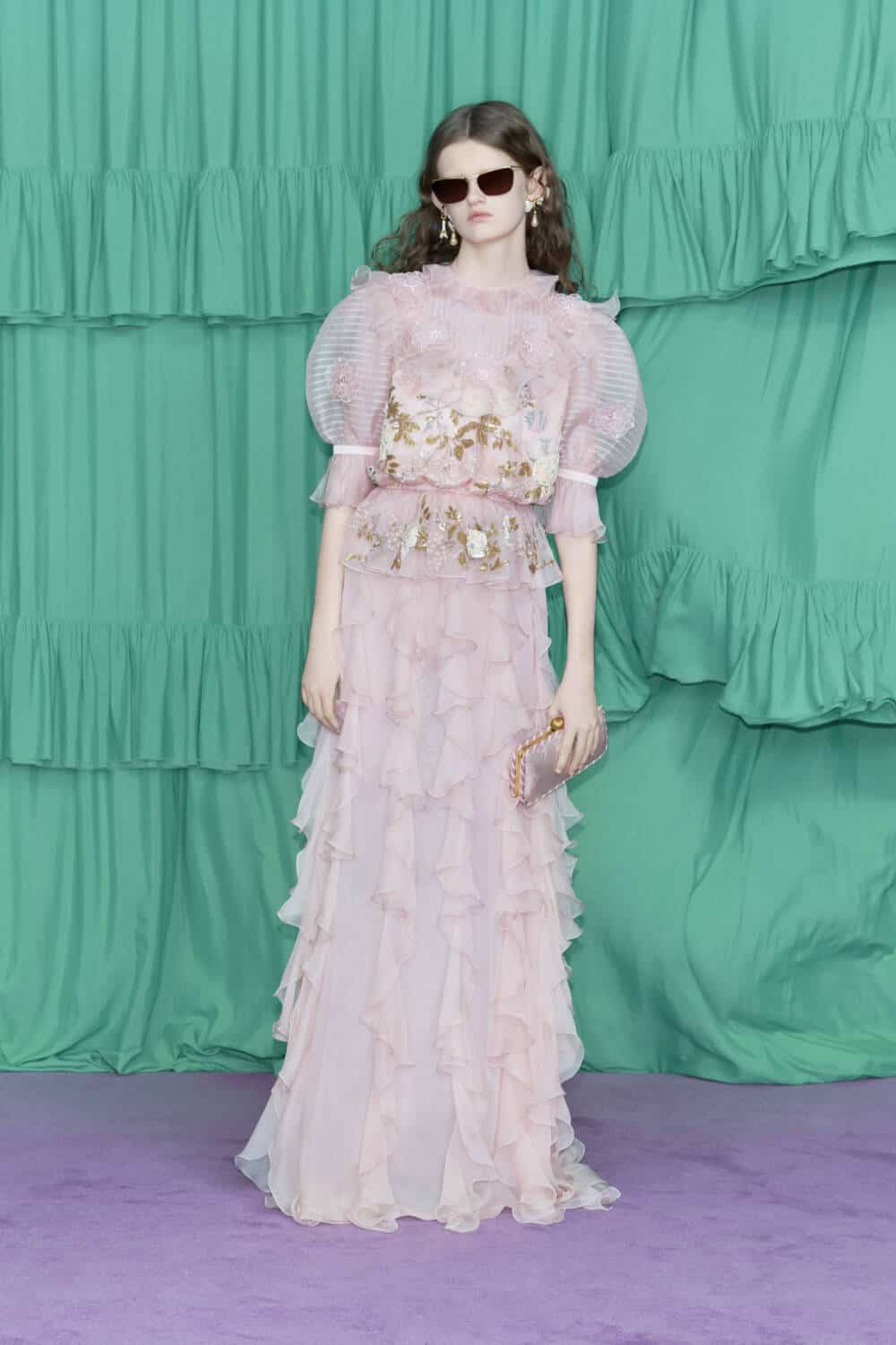 【VALENTINO】バレンティノ 2025-2026aw アウター ベージュ Valentino: Fall 2025 - 10 Magazine